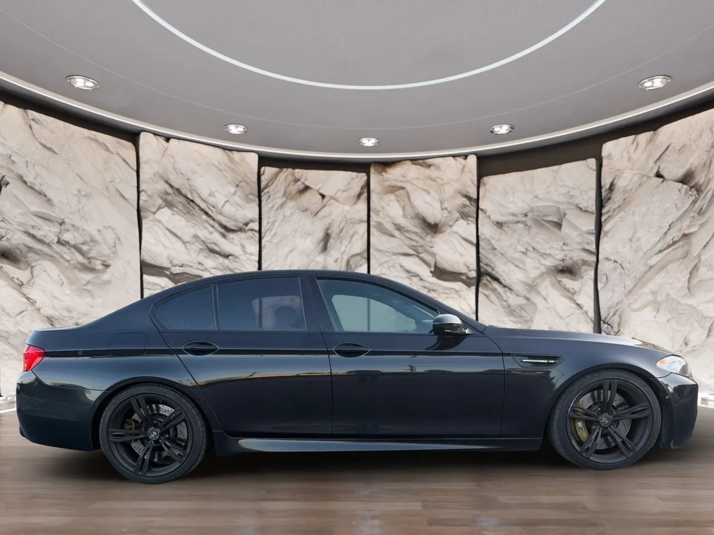 Used 2013 BMW M5 RWD image 4