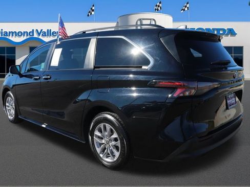 Used 2023 Toyota Sienna XLE image 4