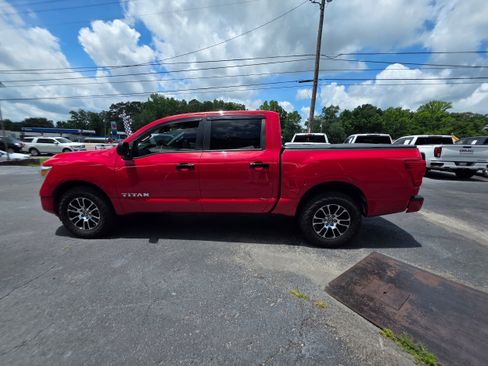 Used 2021 Nissan Titan SV RWD image 8