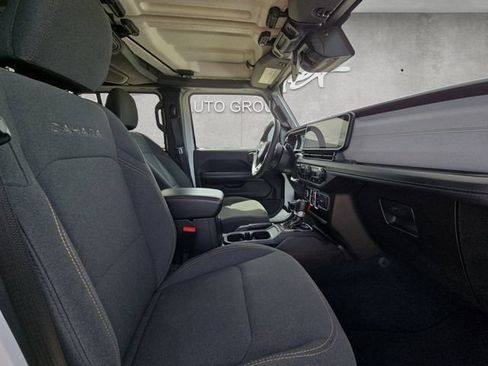 Used 2024 Jeep Wrangler Unlimited Sahara AWD/4WD image 24