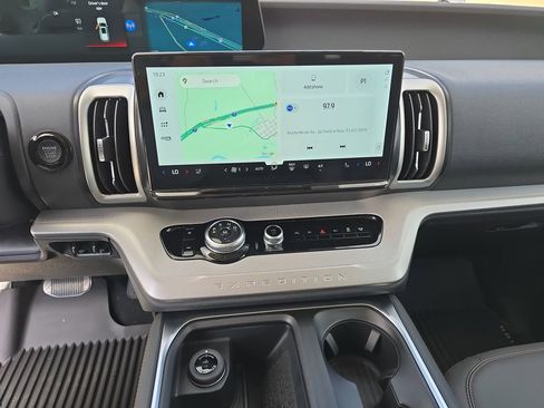 New 2025 Ford Expedition Active image 21