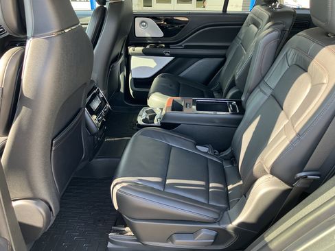 Used 2024 Lincoln Aviator Reserve w/ Equipment Group 201A image 14