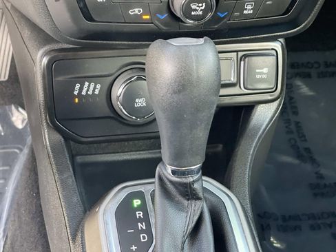 Used 2022 Jeep Renegade Sport image 16