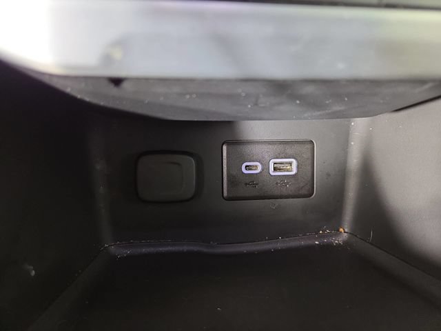 Used 2020 GMC Acadia SLE w/ Driver Convenience Package FWD image 27
