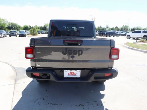 New 2025 Jeep Gladiator Sport image 20