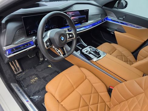 Used 2023 BMW 740i w/ Parking Assistance Package RWD image 10