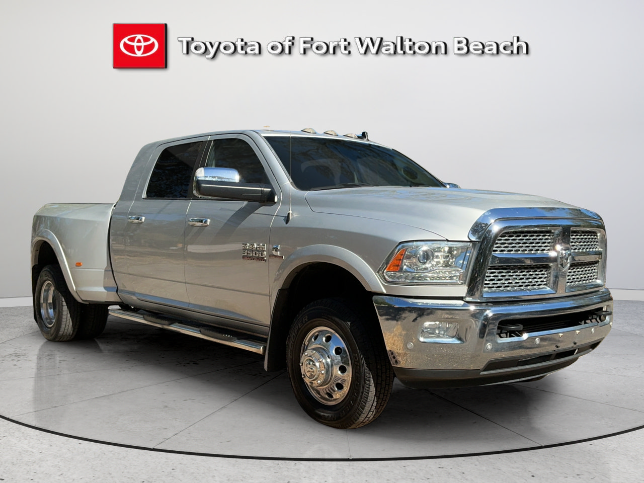 Used 2017 RAM 3500 Laramie w/ Convenience Group AWD/4WD image 5
