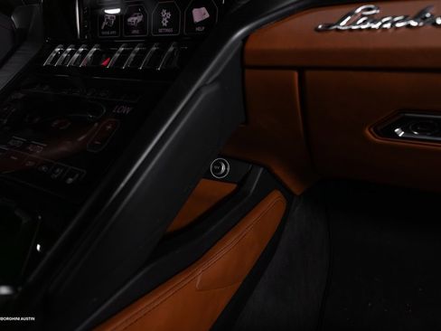 Used 2021 Lamborghini Urus image 51