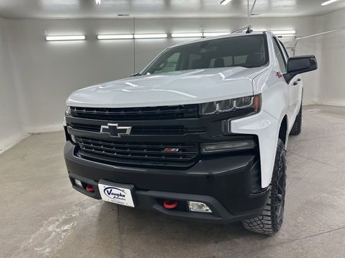 Used 2020 Chevrolet Silverado 1500 LT Trail Boss image 4