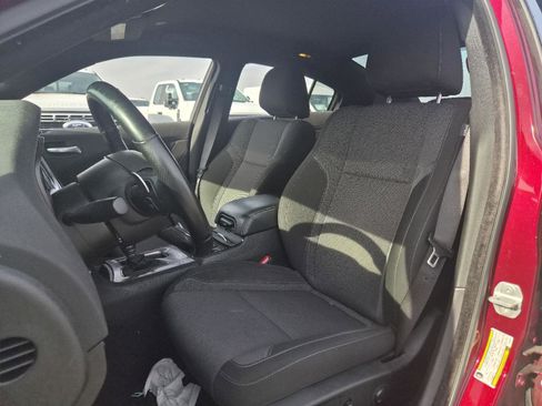 Used 2022 Dodge Charger SXT w/ Blacktop Package image 10