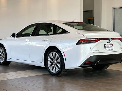 Used 2021 Toyota Mirai XLE image 6