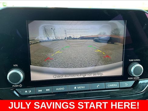 Used 2024 Nissan Pathfinder SV AWD/4WD image 18