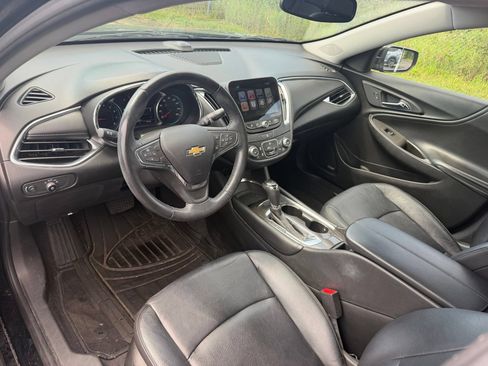 Used 2016 Chevrolet Malibu LT w/ Leather Package FWD image 11