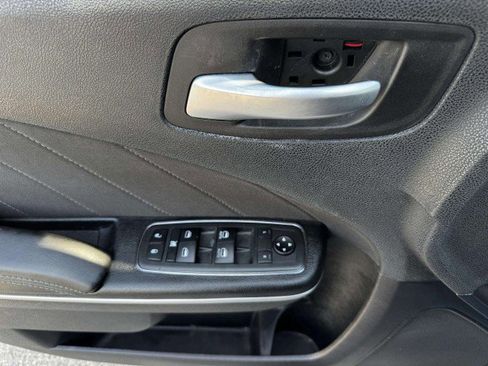 Used 2020 Dodge Charger SXT image 17