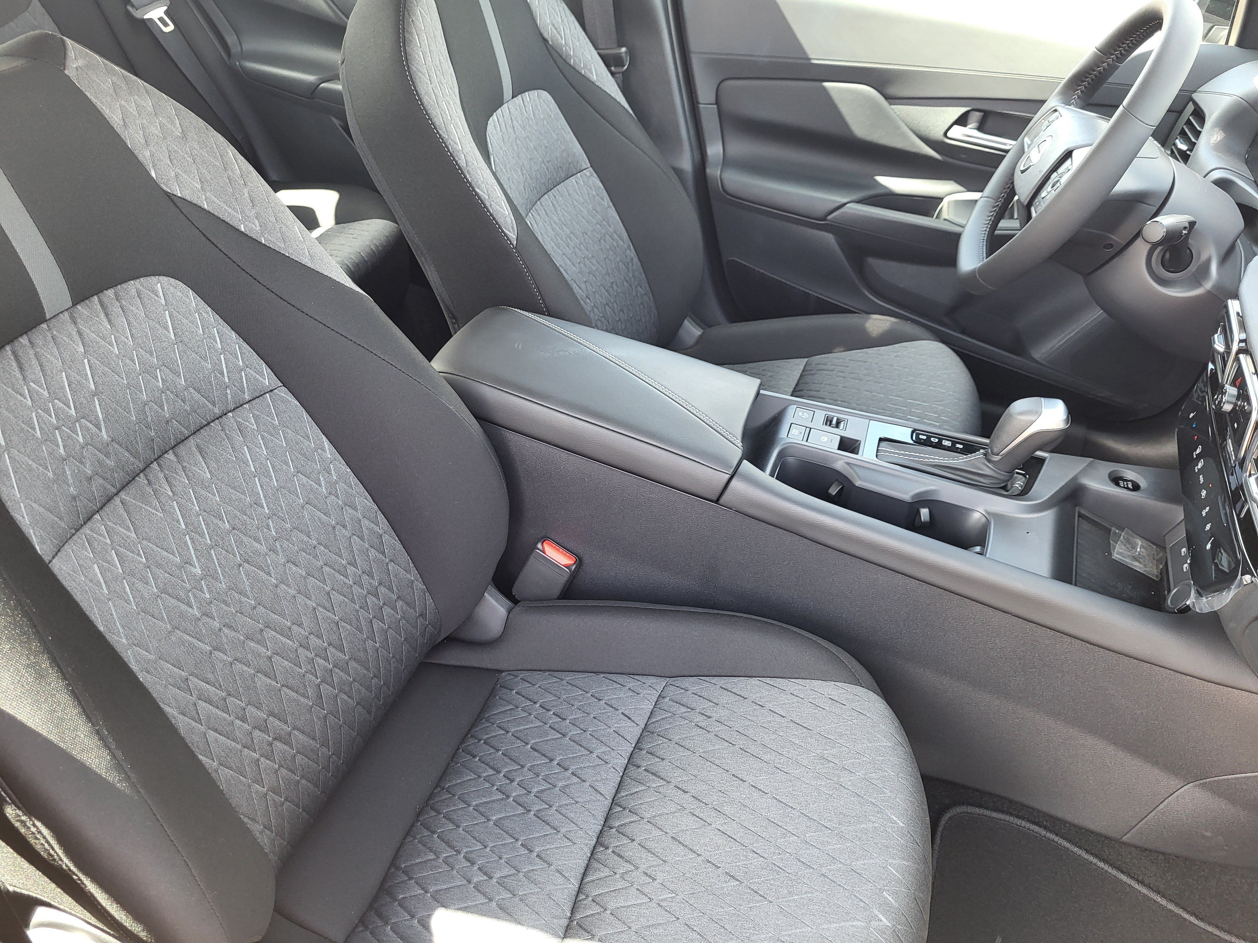 New 2026 Nissan Sentra SV w/ SV Convenience Package FWD image 24