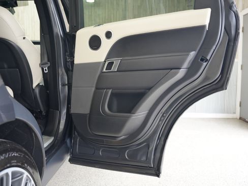 Used 2022 Land Rover Range Rover Sport HST image 35