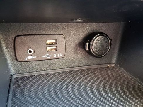 Used 2020 Subaru Forester Premium image 26