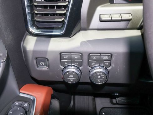 New 2026 GMC Sierra 1500 Denali Ultimate w/ LPO, Black Badging Package AWD/4WD image 27