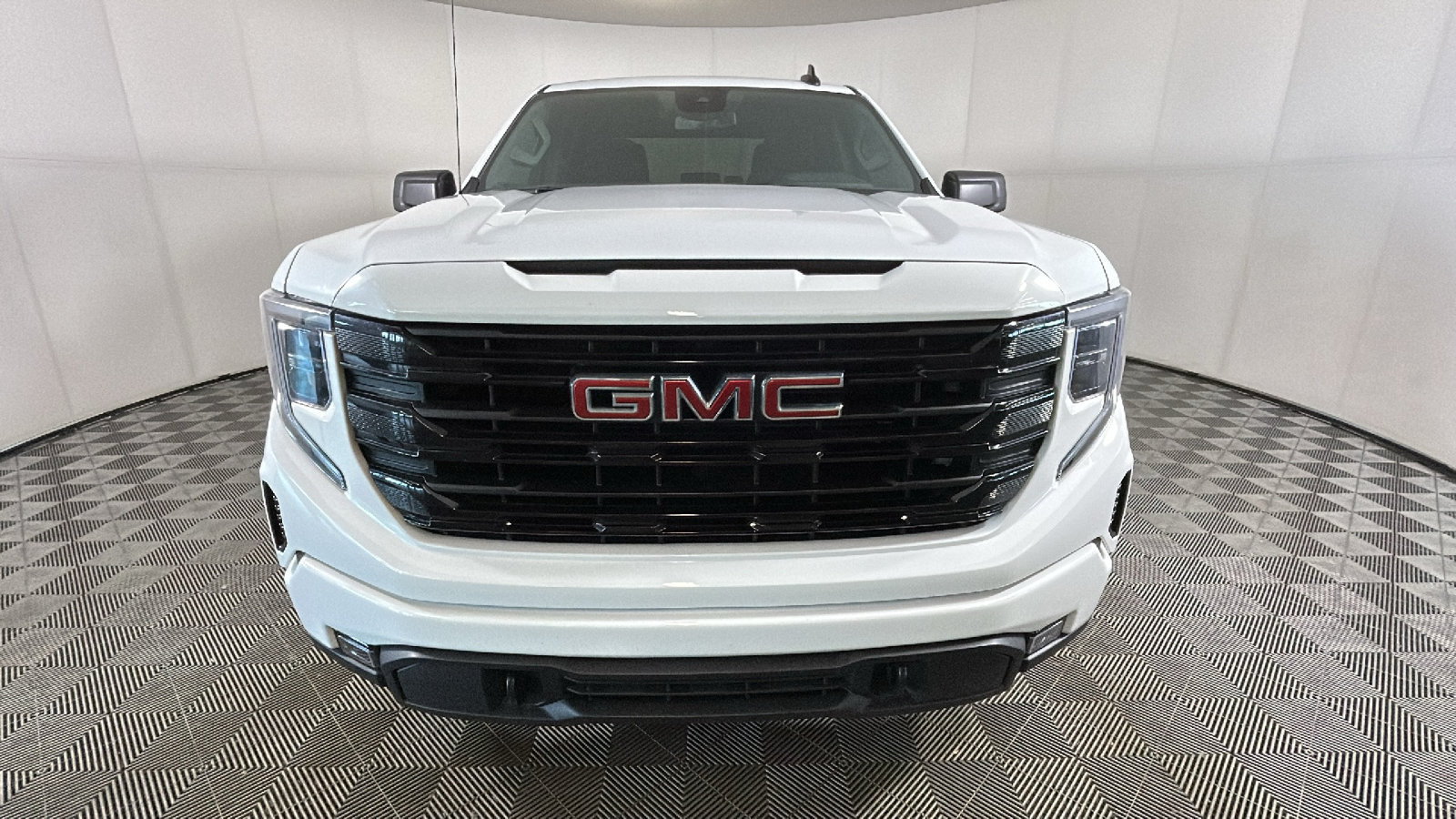 Used 2024 GMC Sierra 1500 Elevation AWD/4WD image 8