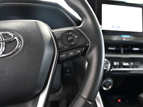 Used 2023 Toyota Venza LE AWD/4WD image 24