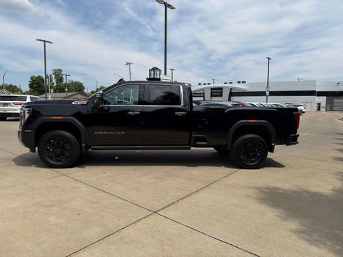 Used 2025 GMC Sierra 3500 Denali w/ Denali Reserve Package AWD/4WD image 7
