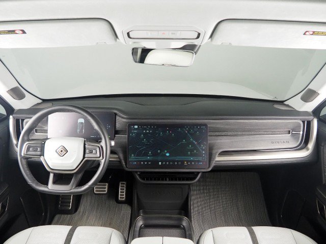 Used 2024 Rivian R1S AWD Adventure image 3