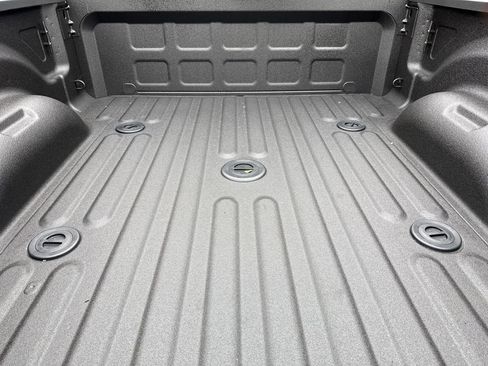New 2026 RAM 2500 Laramie AWD/4WD image 11