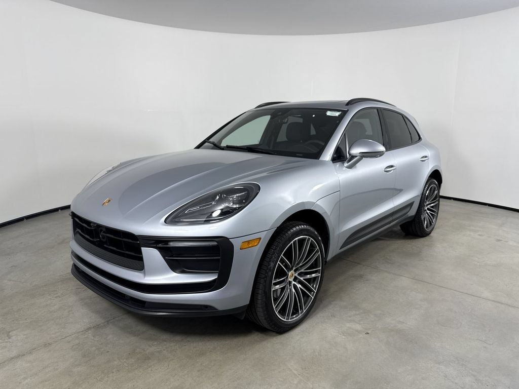 Certified 2026 Porsche Macan AWD/4WD image 1