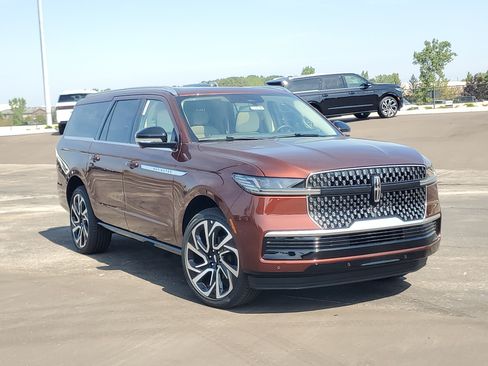New 2027 Lincoln Navigator L Reserve AWD/4WD image 1