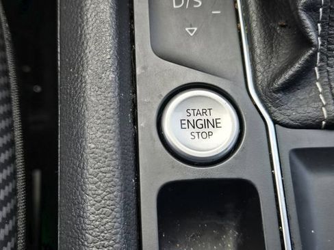 Used 2021 Volkswagen Atlas Cross Sport SE FWD image 20