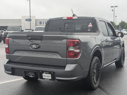 Used 2025 Ford Maverick Lobo AWD/4WD image 3