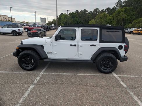 Used 2018 Jeep Wrangler Unlimited Sport S image 3