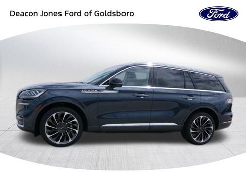 Used 2023 Lincoln Aviator Reserve w/ Equipment Group 201A image 6