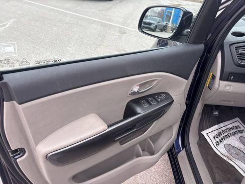 Used 2021 Kia Sedona LX FWD image 27