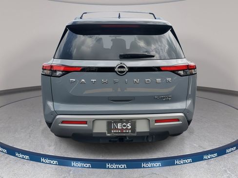 Used 2022 Nissan Pathfinder Platinum w/ Cargo Package image 8