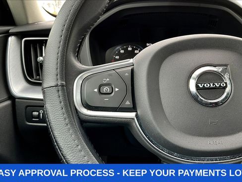 Used 2021 Volvo XC60 T5 Momentum w/ Premium Package AWD/4WD image 14