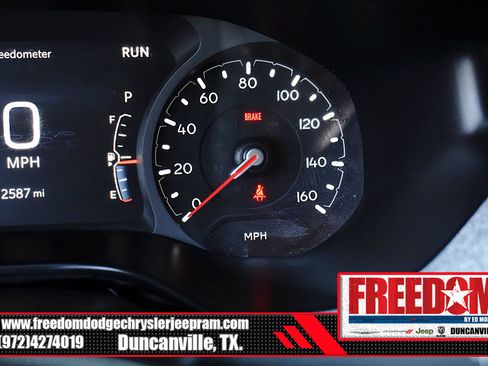 Used 2025 Jeep Compass Latitude AWD/4WD image 31