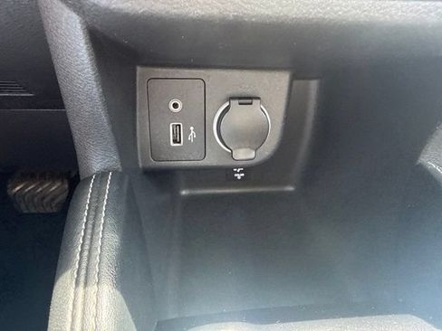 Used 2020 Nissan Kicks SR w/ SR Premium Package FWD image 22