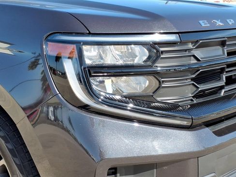Used 2025 Ford Expedition Active AWD/4WD image 12