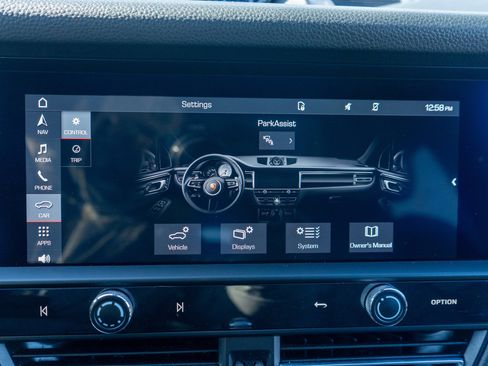 Used 2022 Porsche Macan image 18