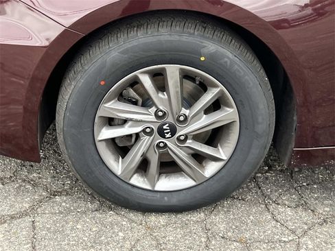 Used 2020 Kia Optima LX image 8