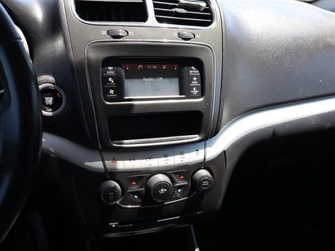 Used 2018 Dodge Journey SE w/ Connectivity Group FWD image 24