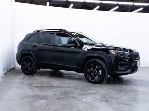 Used 2023 Jeep Cherokee Altitude Lux AWD/4WD image 1