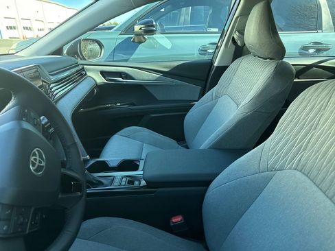 Used 2025 Toyota Camry LE image 16