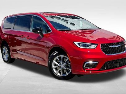 New 2025 Chrysler Pacifica Select