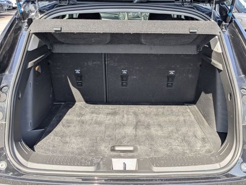 Used 2025 Chevrolet Trax LT w/ LT Convenience Package image 27