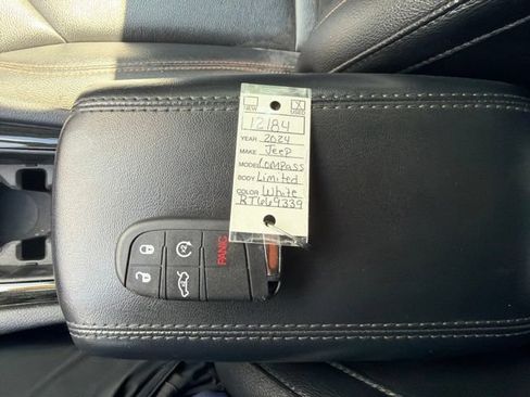 Used 2024 Jeep Compass Limited AWD/4WD image 25