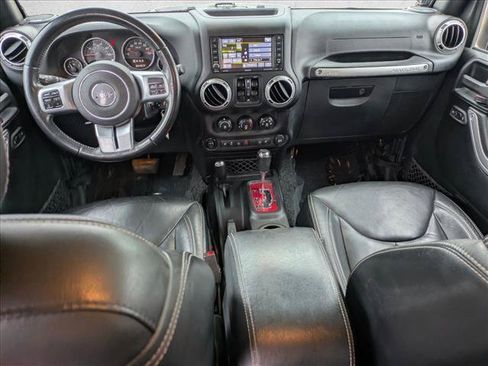 Used 2016 Jeep Wrangler Unlimited Rubicon AWD/4WD image 16