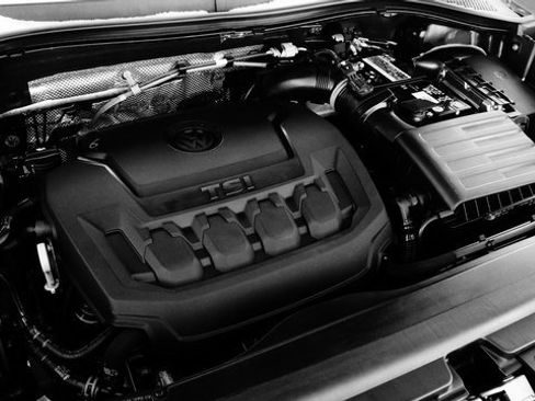 Certified 2021 Volkswagen Tiguan SE w/ Panoramic Sunroof Package image 69