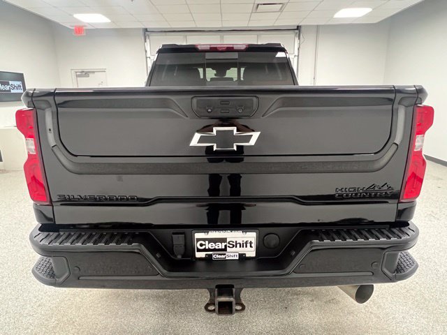 Used 2024 Chevrolet Silverado 3500 High Country w/ Technology Package AWD/4WD image 9